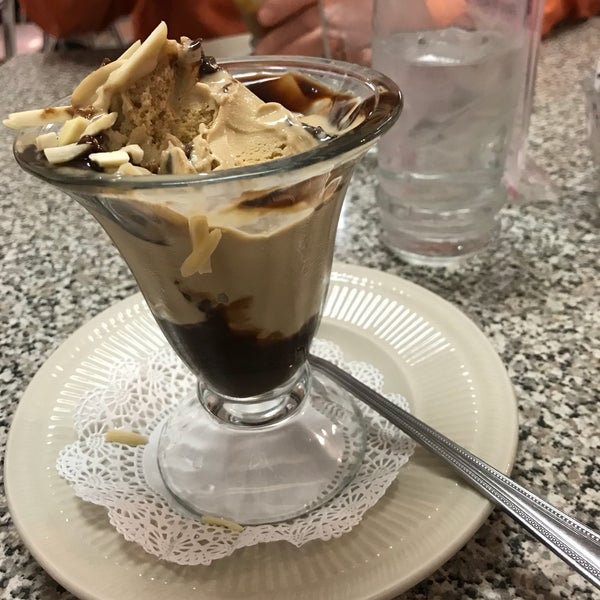 Photo taken at Sugar Bowl Ice Cream Parlor Restaurant by Melissa A. on 3/8/2018