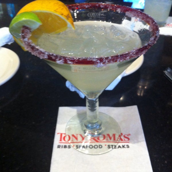 Photo taken at Tony Roma&#39;s by Evelyn S. on 1/25/2015