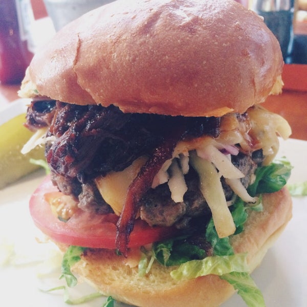 Photo taken at Burger Club by Zooey on 4/2/2015