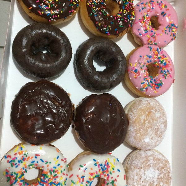 รูปภาพถ่ายที่ Dunkin&#39; Donuts โดย Fabio T. เมื่อ 5/11/2015
