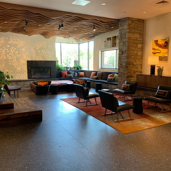 Das Foto wurde bei Hotel Vermont von Laura B. am 6/9/2019 aufgenommen