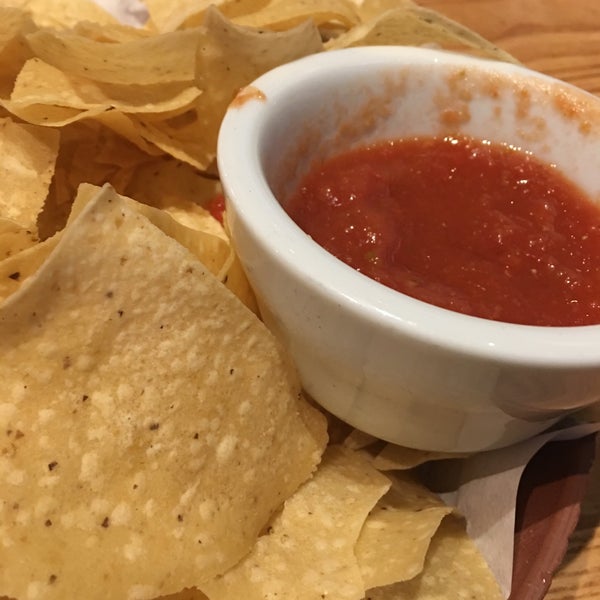 Photo taken at Chili&#39;s Grill &amp; Bar by Emaleigh R. on 4/1/2016