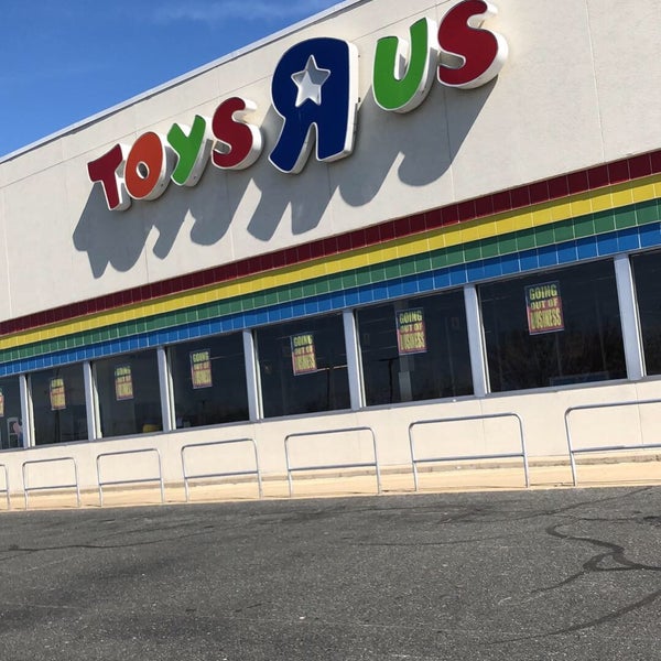 Toys"R"Us (Now Closed) Toy Store in Baltimore