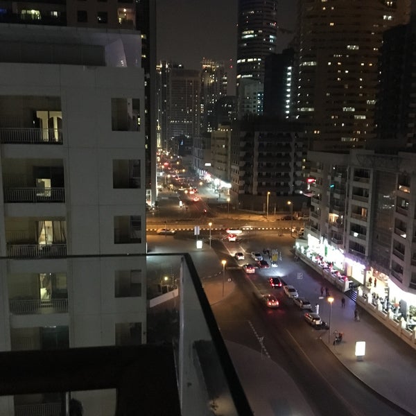 Снимок сделан в Jannah Place Dubai Marina пользователем Raúl . 1/21/2017
