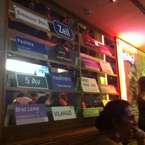 4/13/2014にDani R.がPublic Bar &amp; AfterBarで撮った写真