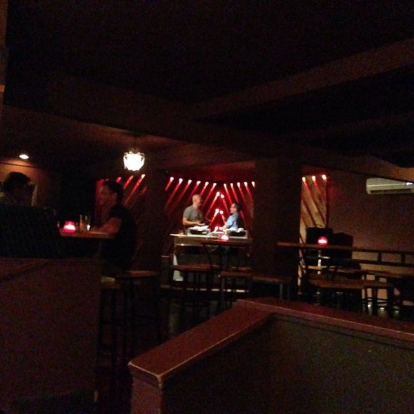 8/13/2014 tarihinde Kris G.ziyaretçi tarafından Bar'de çekilen fotoğraf