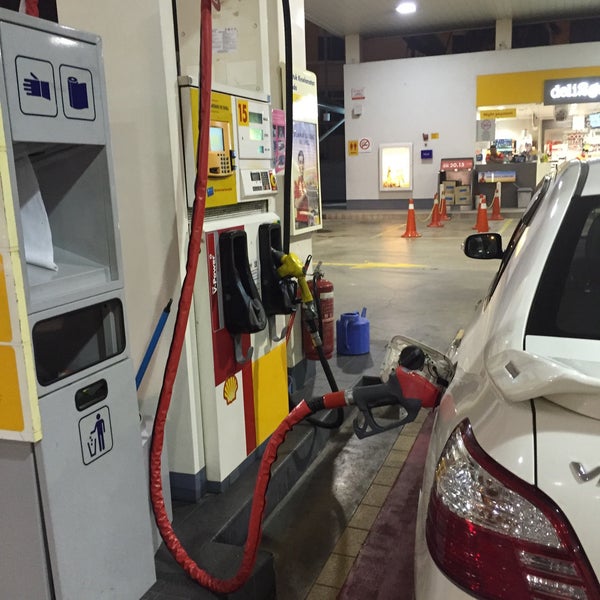Photo taken at Shell Station by Ernest S. on 10/23/2015