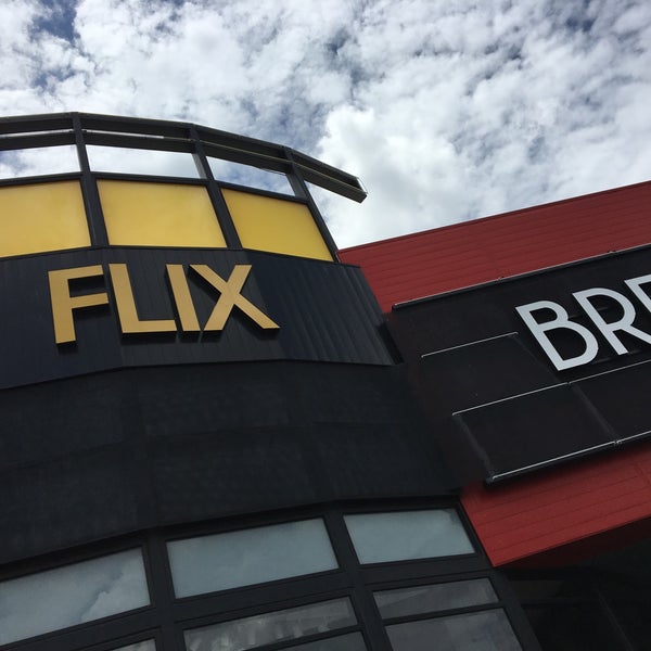 Foto tirada no(a) Flix Brewhouse por Patrizio em 7/29/2016