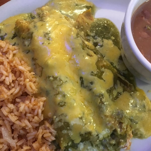 รูปภาพถ่ายที่ Camino Real Mexican Restaurant โดย Patrizio เมื่อ 4/4/2017
