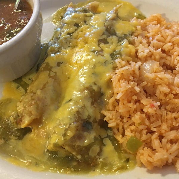 รูปภาพถ่ายที่ Camino Real Mexican Restaurant โดย Patrizio เมื่อ 10/13/2017