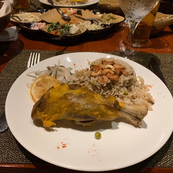 Foto scattata a Al Nafoura Lebanese Restaurant da radiarta il 10/16/2019
