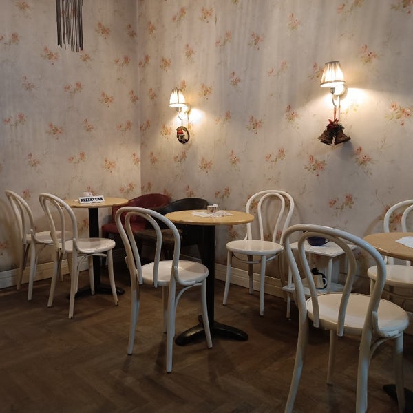 12/4/2023にThomasがThe Tea Room Tiranaで撮った写真
