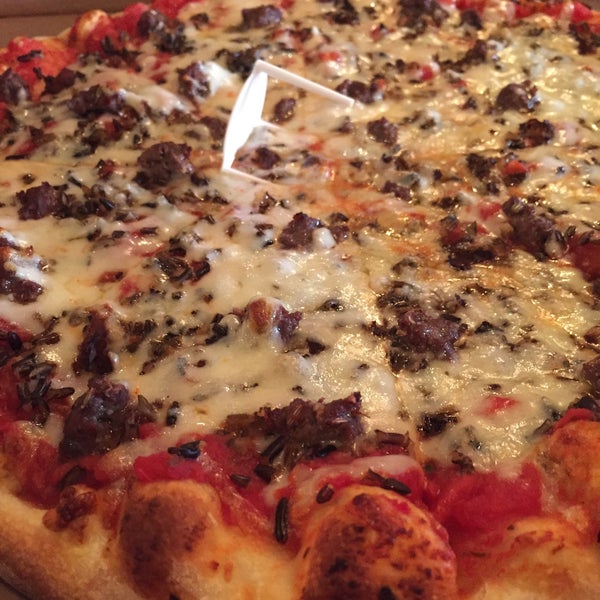2/21/2015にSteve F.がGalactic Pizzaで撮った写真