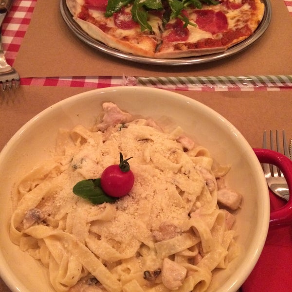 รูปภาพถ่ายที่ The Italian Cut - Pizza&amp;Kitchen โดย Yaz เมื่อ 12/4/2015