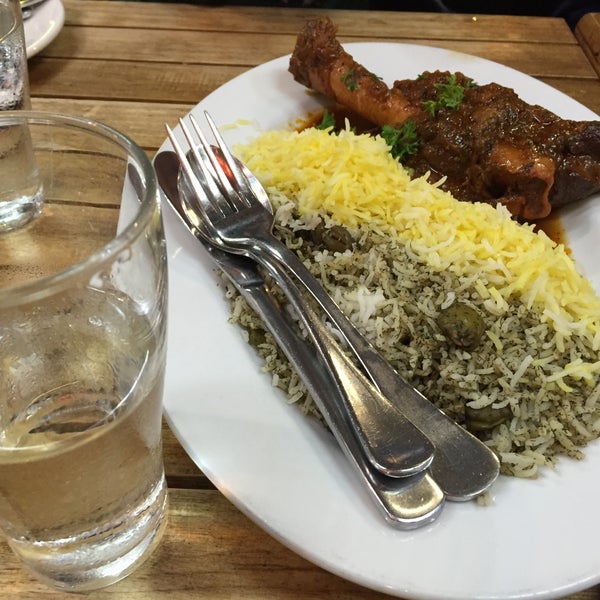 Photo taken at Shiraz Persian Restaurant + Bar رستوران ایرانی شیراز by hazmi m. on 2/24/2016