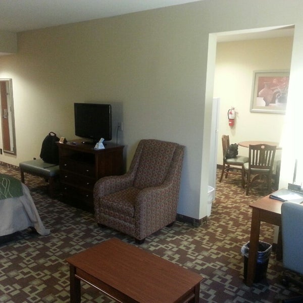 Photos At Comfort Inn And Suites Motel