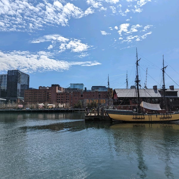 4/13/2022 tarihinde Winnie C.ziyaretçi tarafından Boston Tea Party Ships and Museum'de çekilen fotoğraf