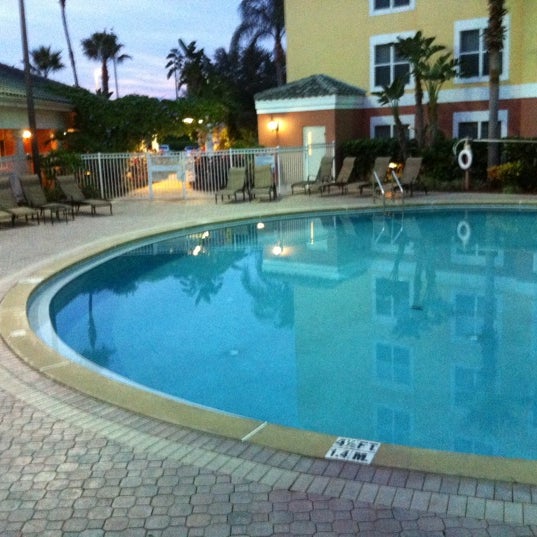 รูปภาพถ่ายที่ Residence Inn by Marriott Orlando Lake Buena Vista โดย Jip V. เมื่อ 11/5/2012