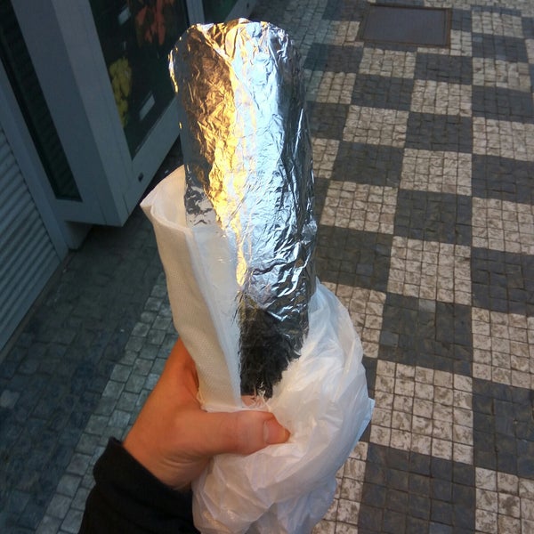 Like шаурма ул железняки 38. При покупке шаурмы напиток в подарок. При покупке шаурмы напиток в подарок. Донер лайк тюмень меню. Шашлычные дворики.