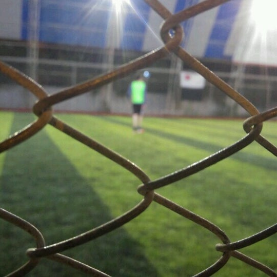 metro hali saha futbol sahasi da fotograflar