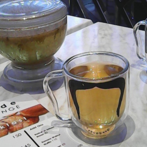 Das Foto wurde bei Da.u.de Tea Lounge von Luvween D. am 3/27/2014 aufgenommen