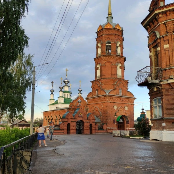 Тихвинский храм осенью Кунгур