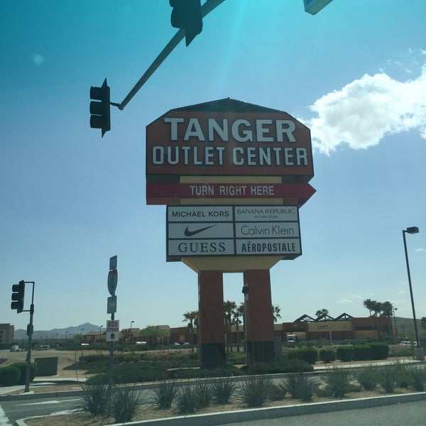 Photo taken at Barstow Factory Outlets by Vangie A. on 4/7/2015