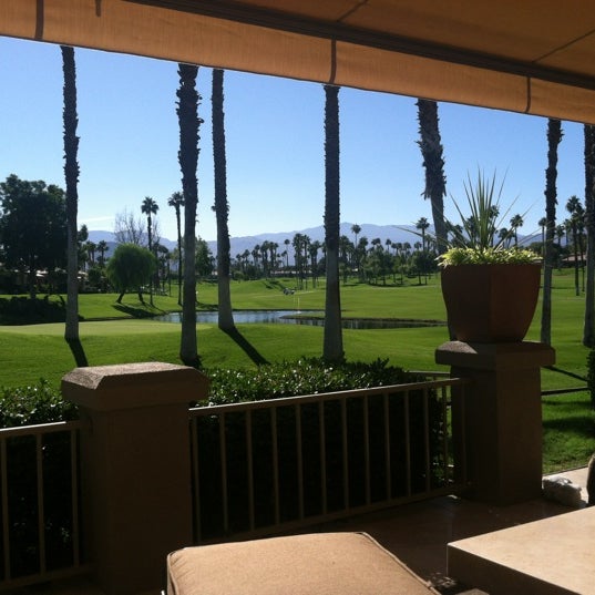 Foto diambil di Palm Valley Country Club oleh Vicki R. pada 11/22/2012