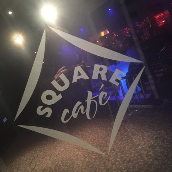 รูปภาพถ่ายที่ Square Café โดย Dries J. เมื่อ 1/21/2018