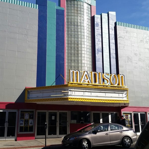 Photo prise au Madison Theater par Susan S. le11/22/2014