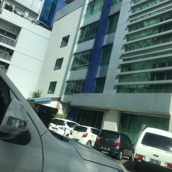 Kantor Pusat Bank Sulselbar - Kantor di Makassar