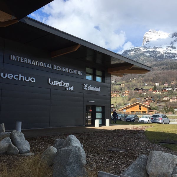 The mountain store. The mountain store. The mountain store. Mountains web design. Mountain store.