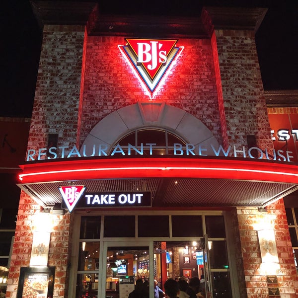 Снимок сделан в BJ&#39;s Restaurant &amp; Brewhouse пользователем SUE 6/23/2018
