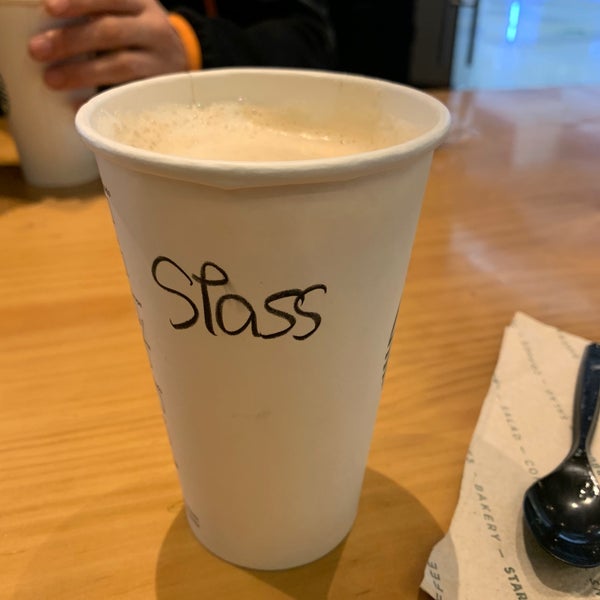 Starbucks Cafetería en Bellavista