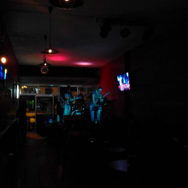 4/13/2014にUlises X.がBlack Barで撮った写真