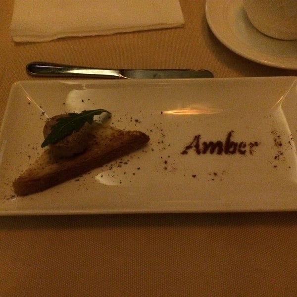Das Foto wurde bei Ресторан-караоке «Амбер» / Amber Restaurant &amp; Karaoke von Eric am 2/26/2015 aufgenommen