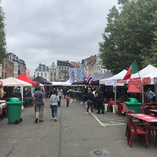Photo taken at Kleine Zavel / Place du Petit Sablon by Gunther S. on 8/17/2019