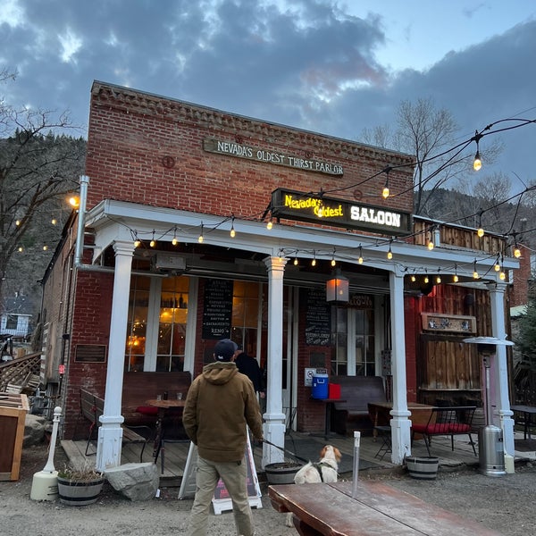 Genoa Bar & Saloon Bar