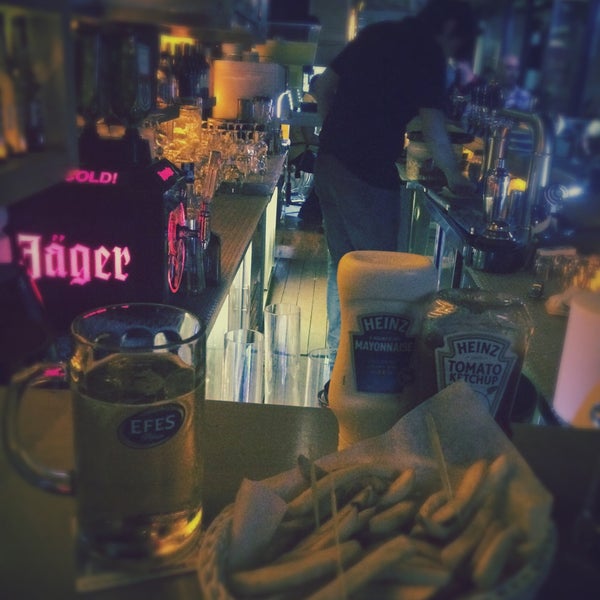 Foto scattata a Korner Dinner &amp; Beer Cafe da G il 8/5/2015