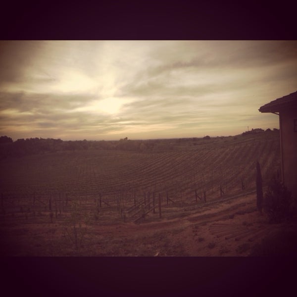 4/12/2014 tarihinde Jeff S.ziyaretçi tarafından Wise Villa Winery'de çekilen fotoğraf