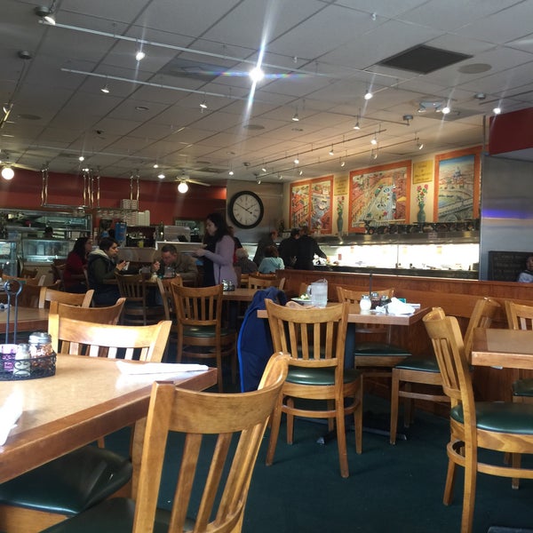 Photo taken at Joe&#39;s Place Pizza &amp; Pasta by Tracy S. on 3/6/2018