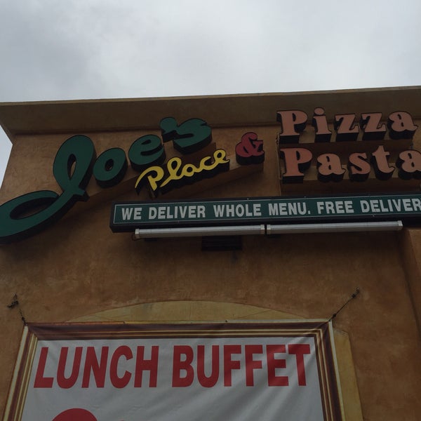 รูปภาพถ่ายที่ Joe&#39;s Place Pizza &amp; Pasta โดย Tracy S. เมื่อ 3/6/2018