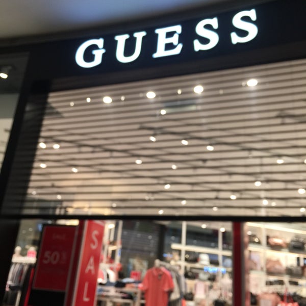 GUESS - Clothing Store Bintang