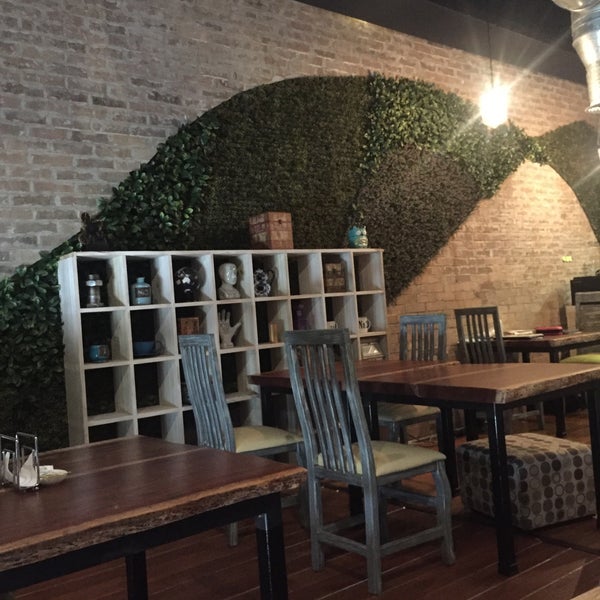 8/8/2017에 Miik G.님이 Leaf! Organic Restaurant, Winery &amp; Shop에서 찍은 사진