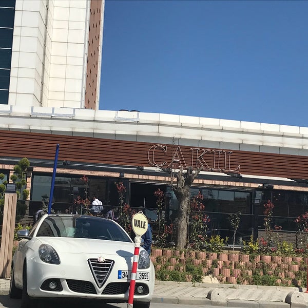 Снимок сделан в Çakıl Restaurant - Ataşehir пользователем E❤️S🦋RA . 4/3/2018