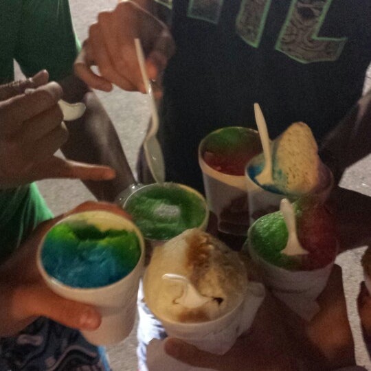 Photo taken at Purple Penguin SnowCone Shack by Taffy L. on 4/13/2014