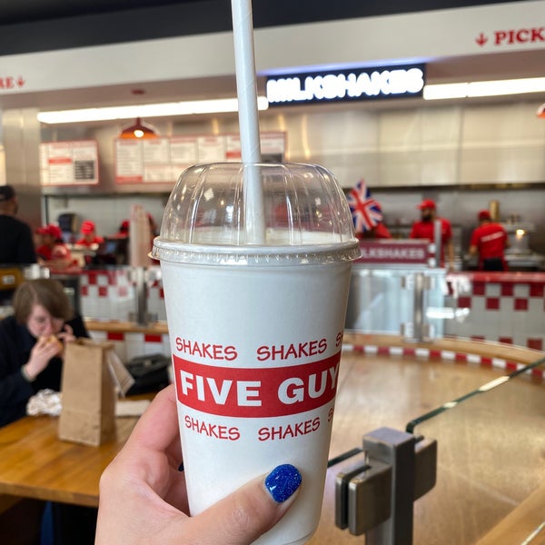 Photo taken at Five Guys by Aphirat ♡ S. on 6/4/2022