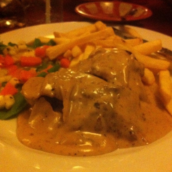 Cedars Restaurant Middle Eastern Restaurant In Khartoum