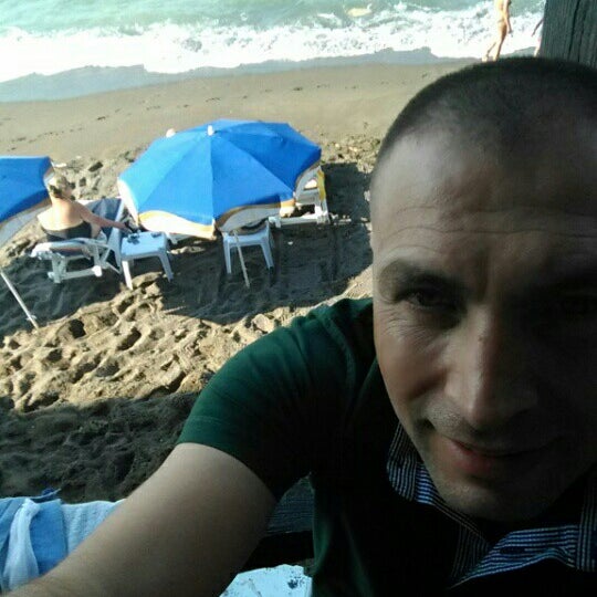 Foto tomada en Çapa Beach &amp; Cafe  por Selim T. el 8/21/2014