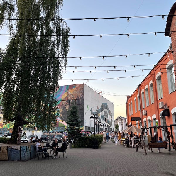 Октябрьский судостроительно-судоремонтный завод. Луганский литейный завод 19 век. Завод октябрьской революции минск. Завод октябрьской революции луганск. Завод октябрьской революции.